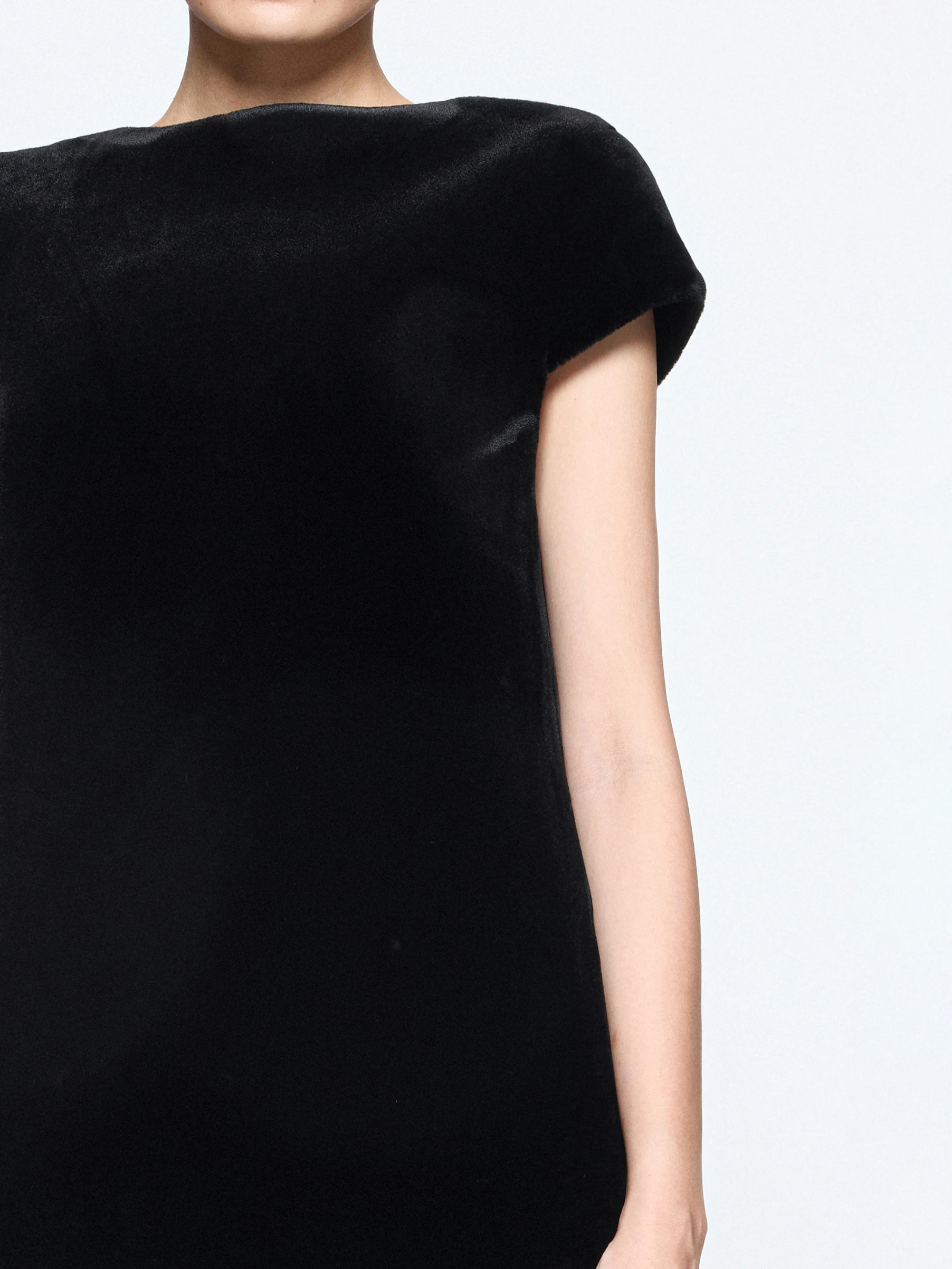 GIA STUDIOS 11.915640_converted